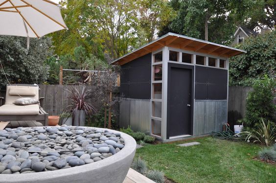 Corrugated Metal Garden House / Shed